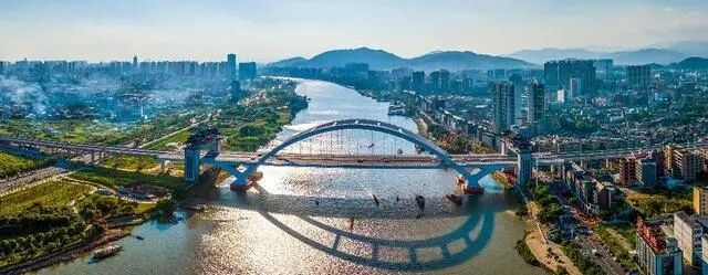 揭陽(yáng)：支柱產(chǎn)業(yè)加速崛起 千年古鎮(zhèn)煥發(fā)新生