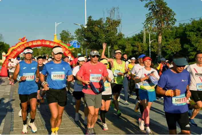 2024汕頭馬拉松測試賽（潮汕跑團(tuán)精英邀請賽）在海明公園熱力開跑